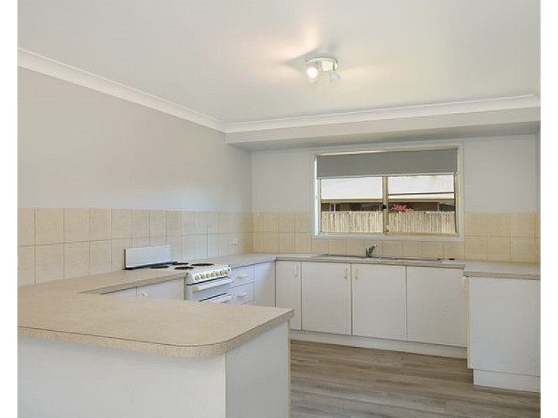 2/385 Greenwattle Street, Wilsonton QLD 4350