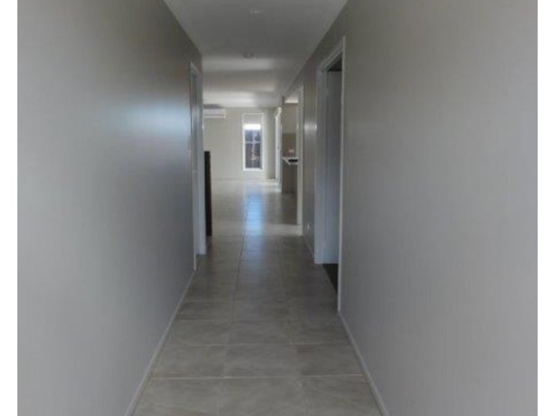 3/303 Stenner Street, Centenary Heights QLD 4350