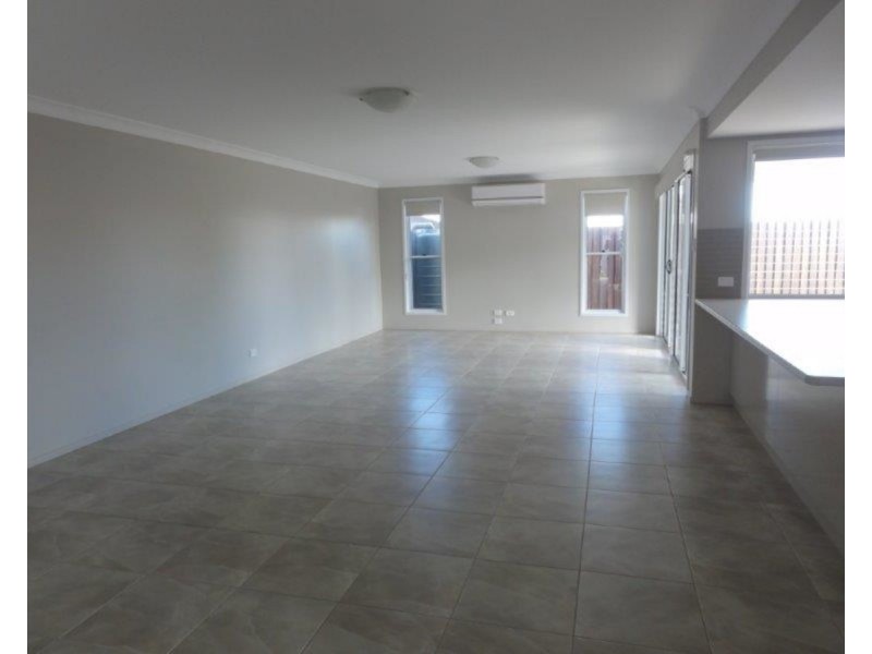 3/303 Stenner Street, Centenary Heights QLD 4350