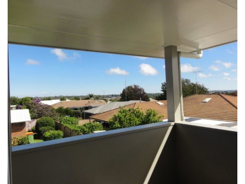 3/303 Stenner Street, Centenary Heights QLD 4350