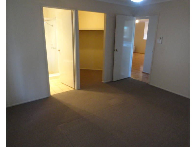 9 Todd Court, Kearneys Spring QLD 4350