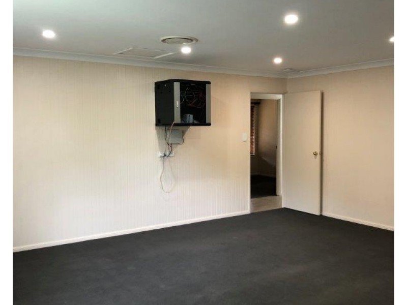 1 Dandelion Drive, Middle Ridge QLD 4350