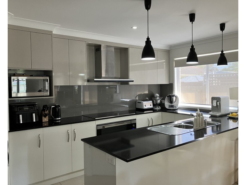 2/1 Sander Street, Rangeville QLD 4350