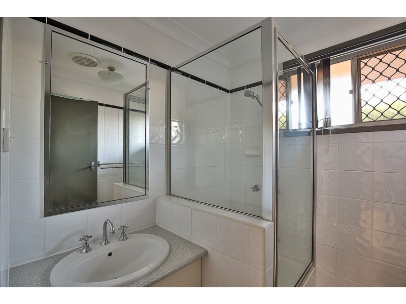 42 Noll Street, Kearneys Spring QLD 4350