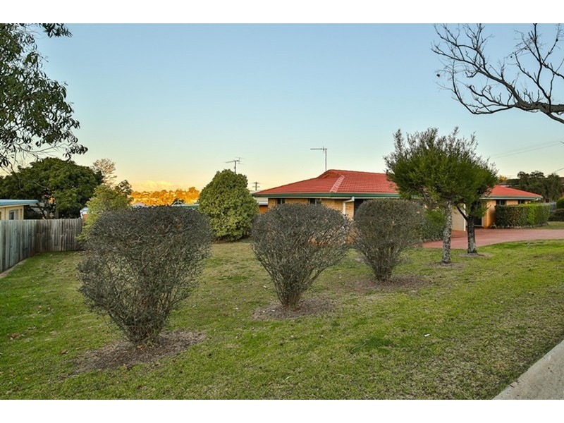 42 Noll Street, Kearneys Spring QLD 4350