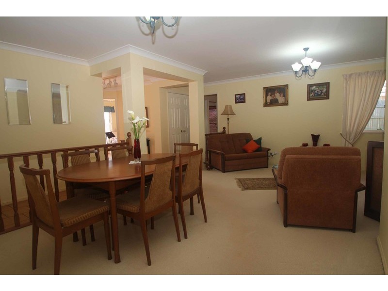 6 Mengel Court, Middle Ridge QLD 4350