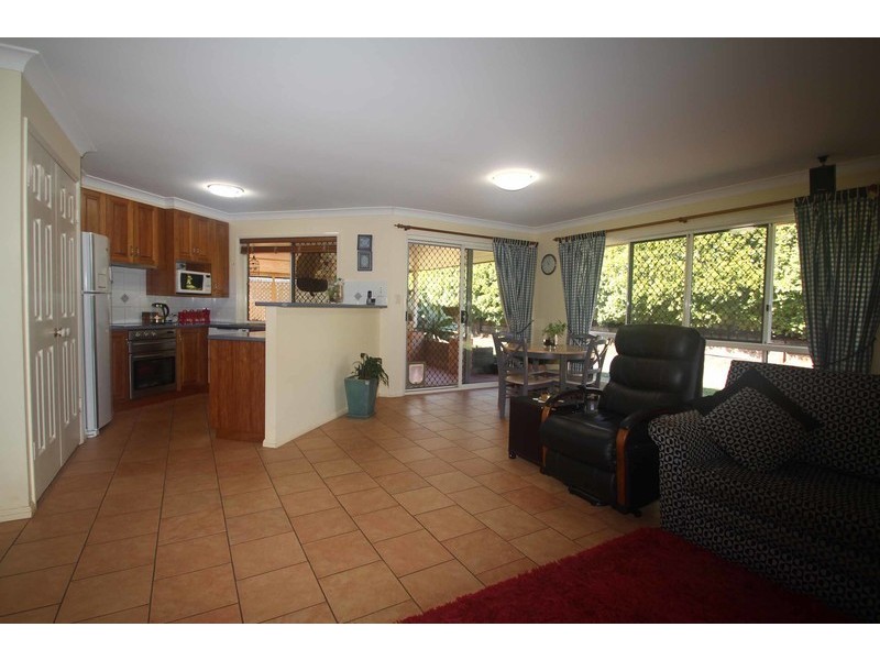 6 Mengel Court, Middle Ridge QLD 4350