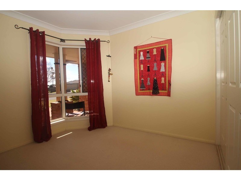 6 Mengel Court, Middle Ridge QLD 4350