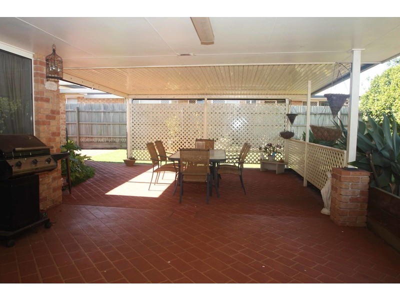 6 Mengel Court, Middle Ridge QLD 4350