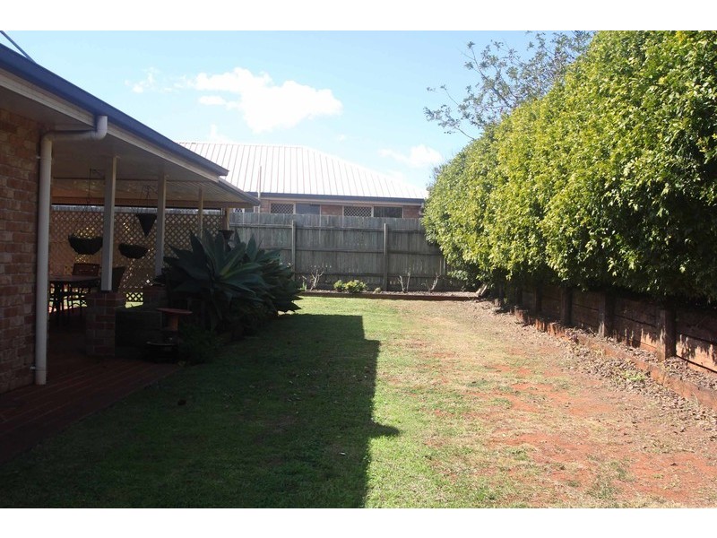 6 Mengel Court, Middle Ridge QLD 4350