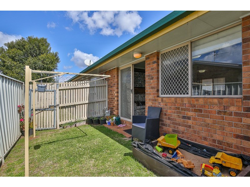 2/5 Horrocks Crescent, Kearneys Spring QLD 4350