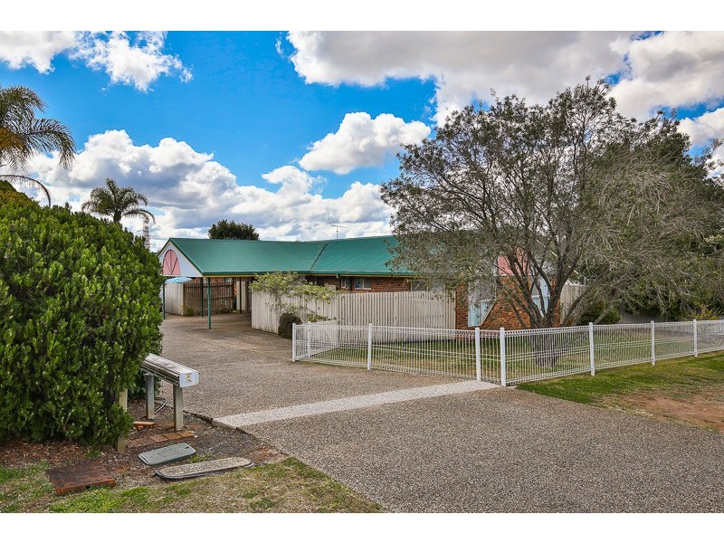 2/5 Horrocks Crescent, Kearneys Spring QLD 4350