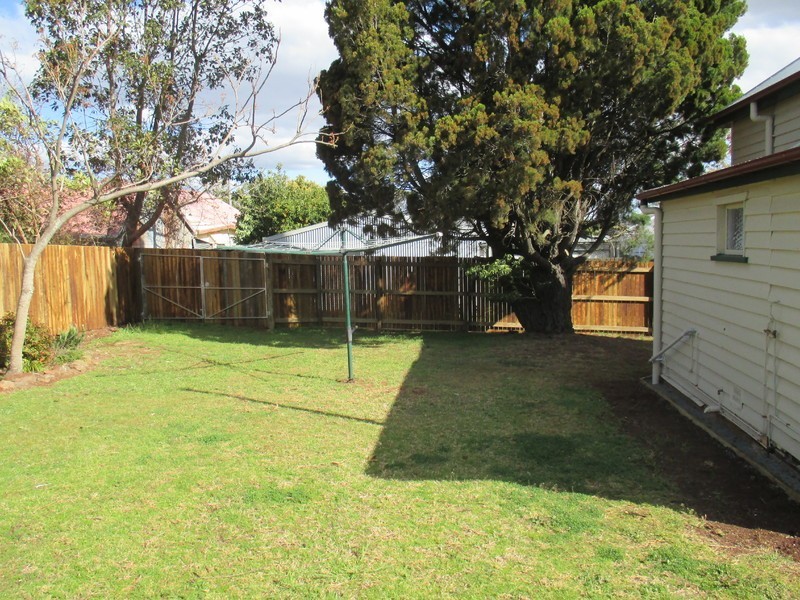 16 Kennedy Street, North Toowoomba QLD 4350