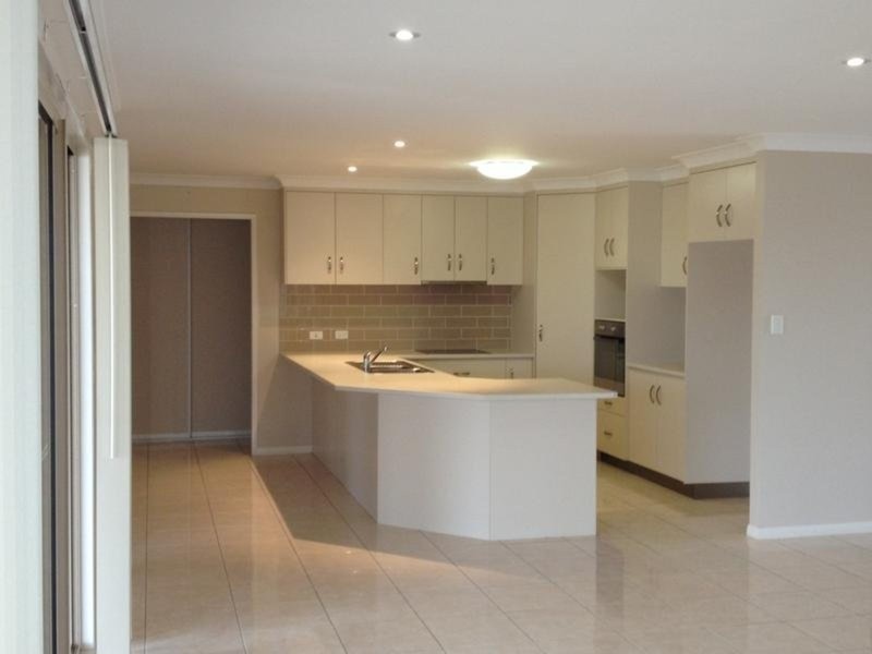 12 Jay Street, Westbrook QLD 4350