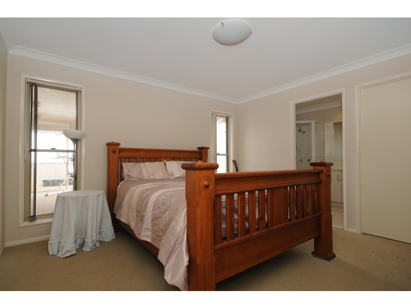 12 Jay Street, Westbrook QLD 4350