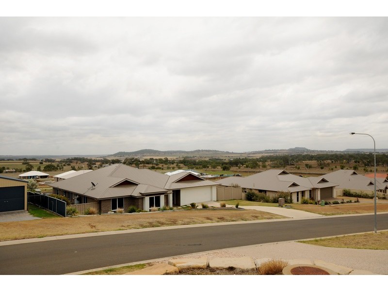 12 Jay Street, Westbrook QLD 4350