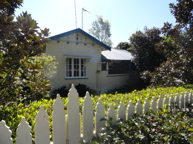 5 Fernside Street, East Toowoomba QLD 4350