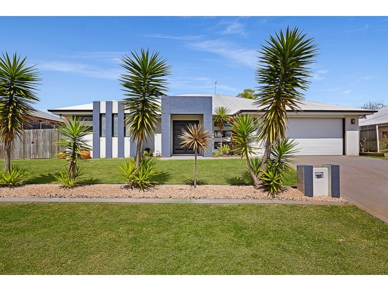 18 McCallum Court, Middle Ridge QLD 4350
