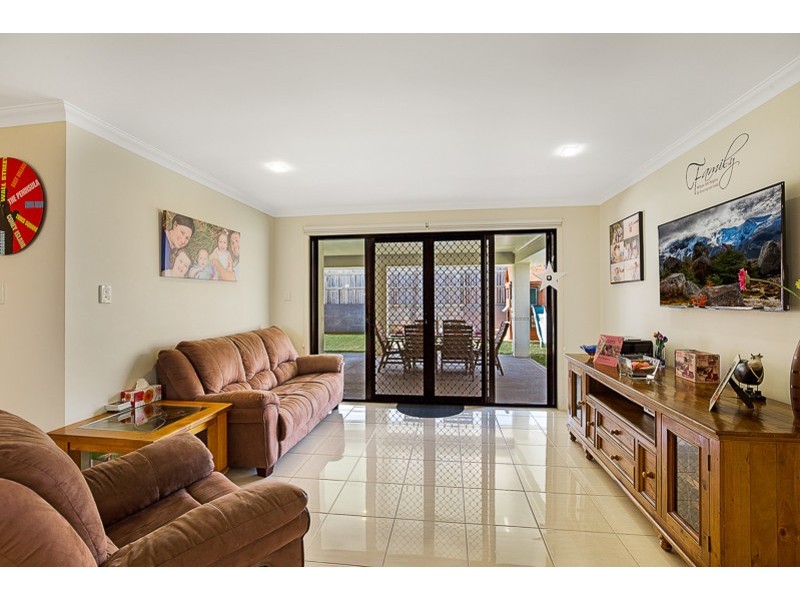 18 McCallum Court, Middle Ridge QLD 4350