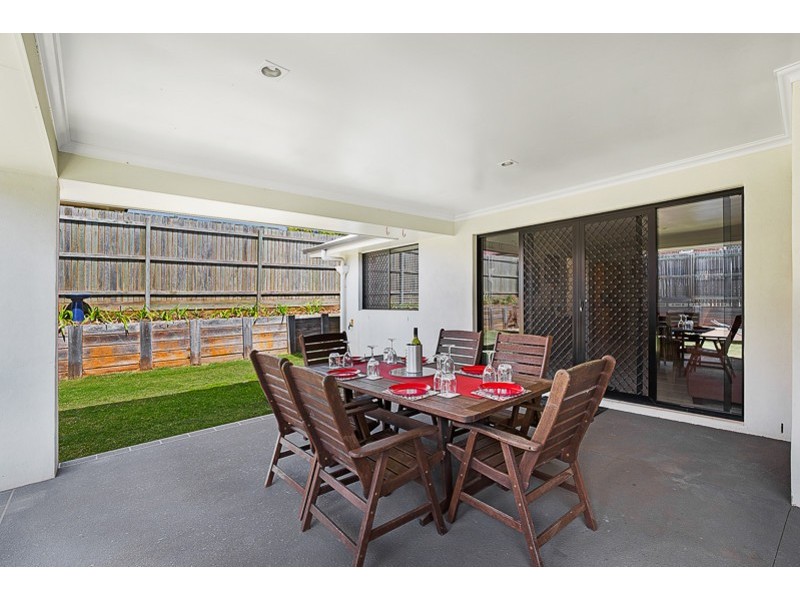 18 McCallum Court, Middle Ridge QLD 4350