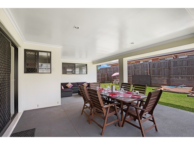 18 McCallum Court, Middle Ridge QLD 4350