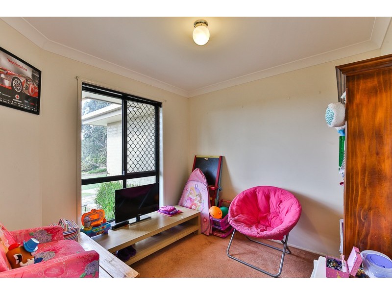 8 John Trousdell Court, Cotswold Hills QLD 4350