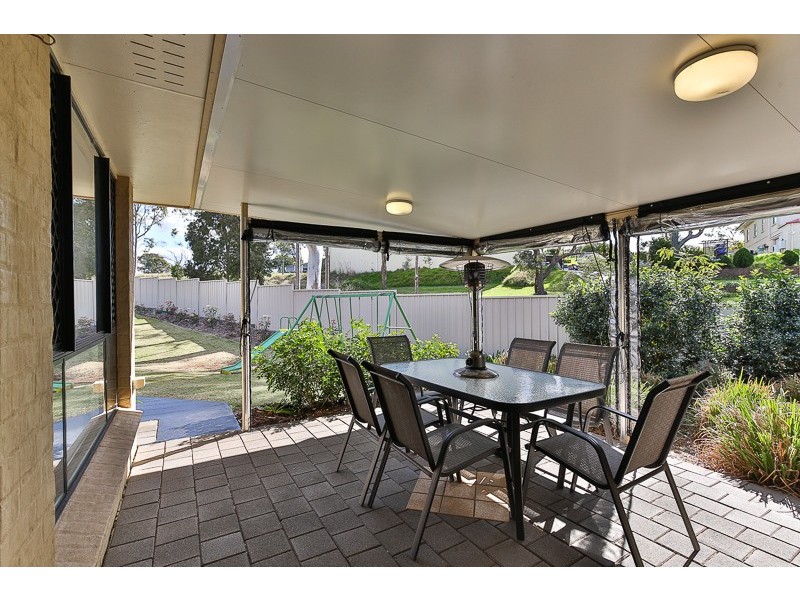 8 John Trousdell Court, Cotswold Hills QLD 4350
