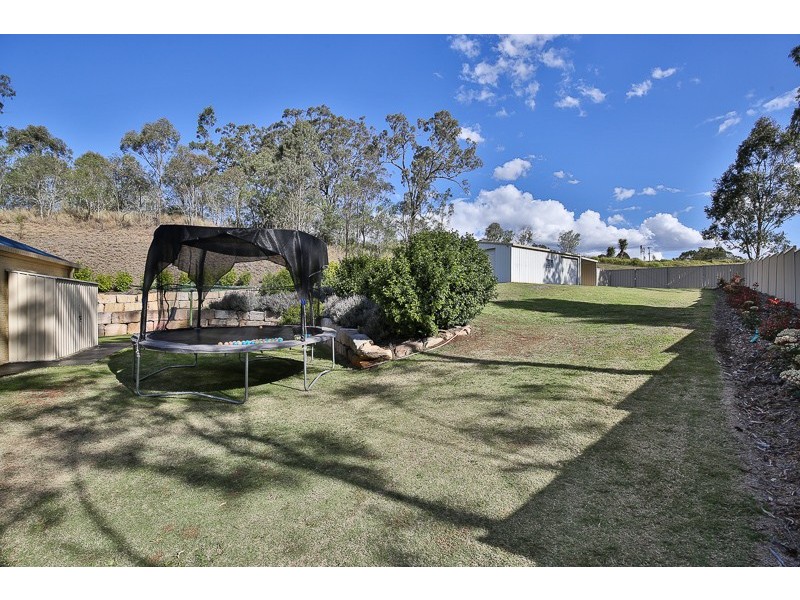 8 John Trousdell Court, Cotswold Hills QLD 4350
