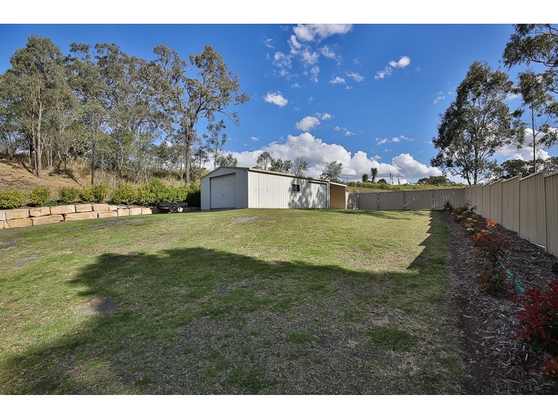 8 John Trousdell Court, Cotswold Hills QLD 4350