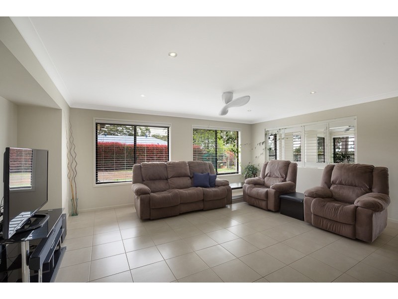 10 Bass Street, Cabarlah QLD 4352