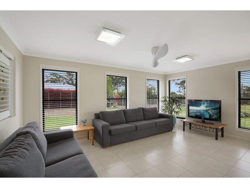 10 Bass Street, Cabarlah QLD 4352