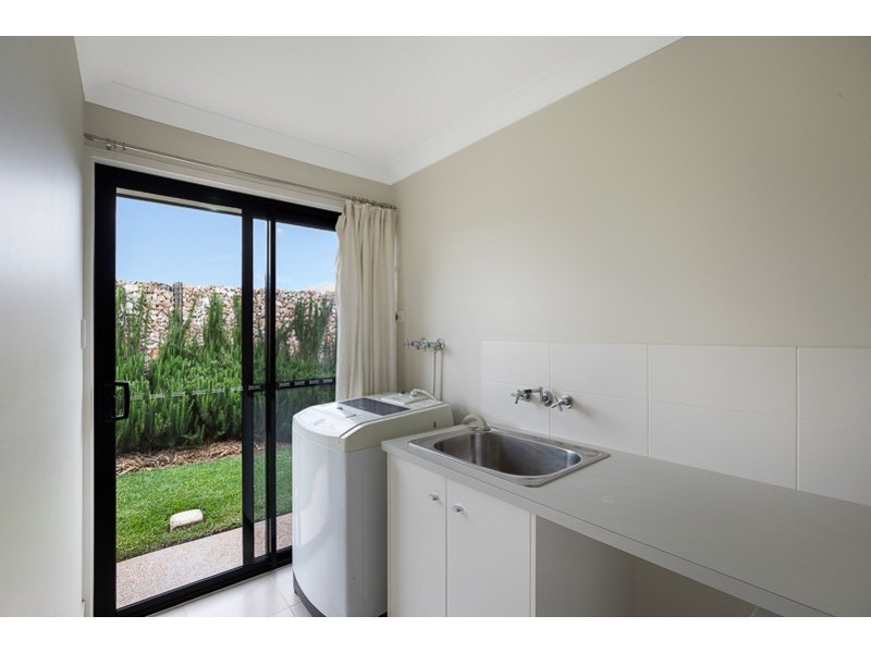 10 Bass Street, Cabarlah QLD 4352