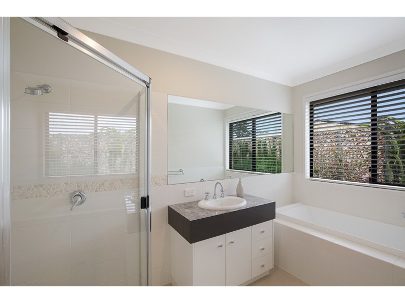 10 Bass Street, Cabarlah QLD 4352