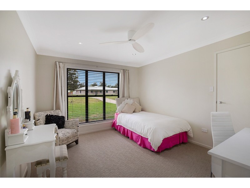 10 Bass Street, Cabarlah QLD 4352