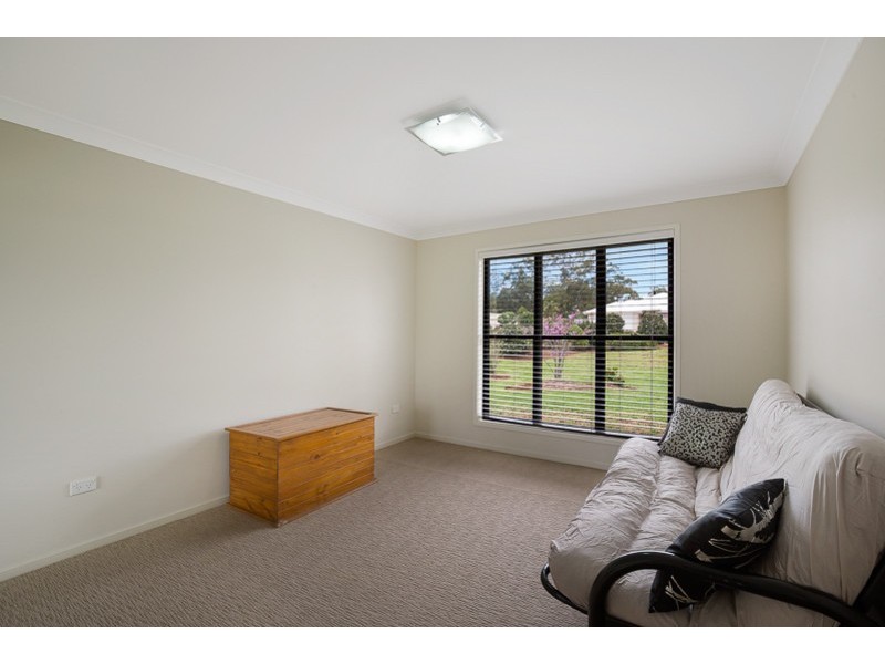 10 Bass Street, Cabarlah QLD 4352