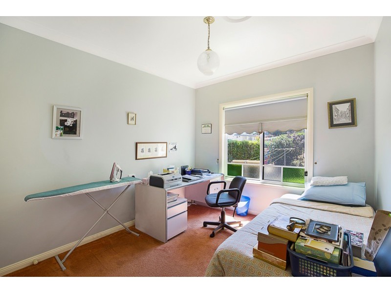 1A New Street, Mount Lofty QLD 4350