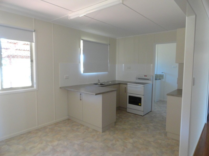 42 Hampton Street, Harristown QLD 4350