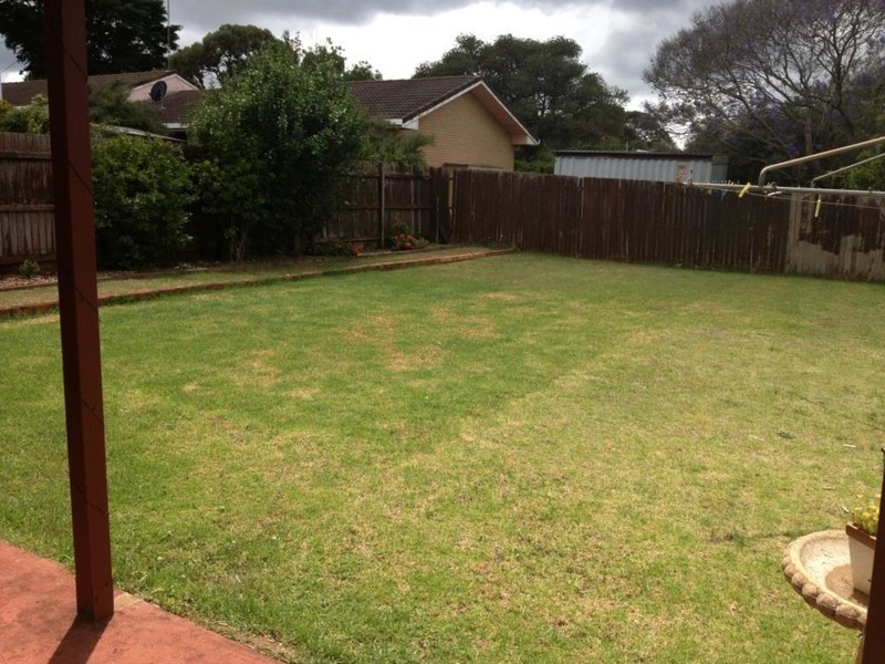 42 Hampton Street, Harristown QLD 4350