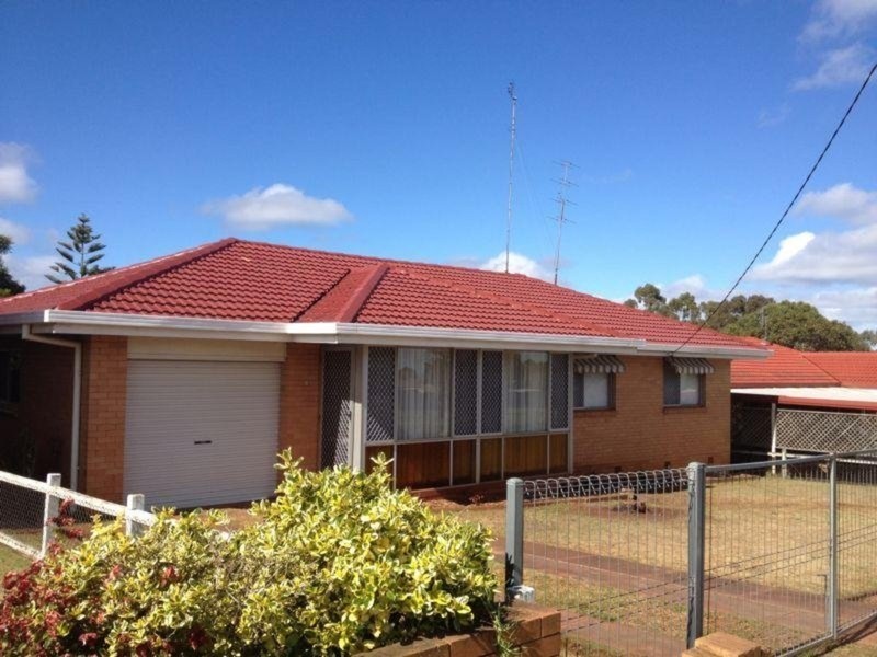 42 Hampton Street, Harristown QLD 4350