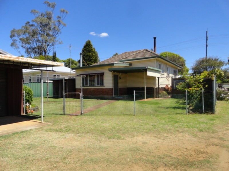 54 Ramsay Street, Centenary Heights QLD 4350