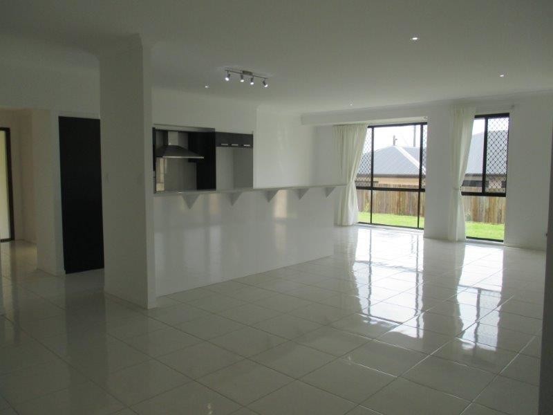 414 Mackenzie Street, Middle Ridge QLD 4350