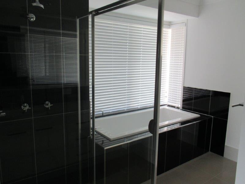 414 Mackenzie Street, Middle Ridge QLD 4350