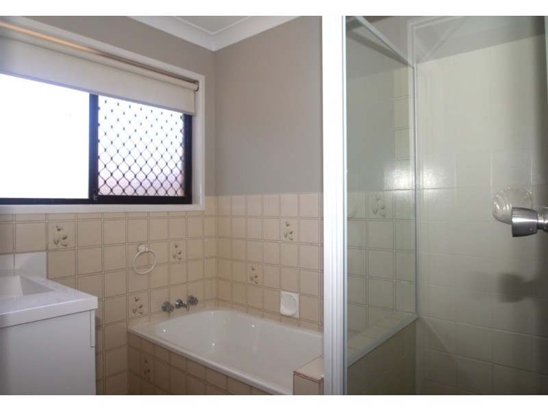 5 Fysh Court, Wilsonton QLD 4350