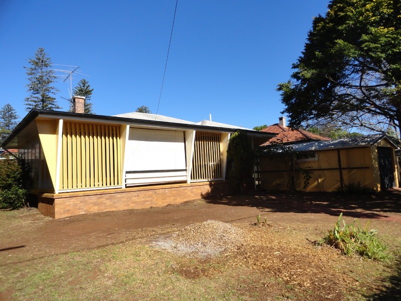 54 Curzon Street, East Toowoomba QLD 4350