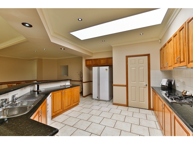 1 Montclair Close, Middle Ridge QLD 4350