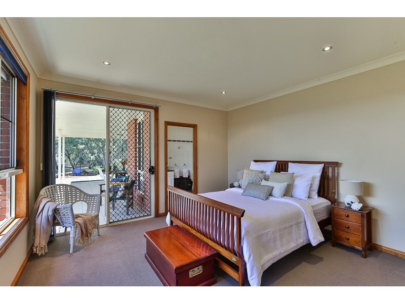 1 Montclair Close, Middle Ridge QLD 4350