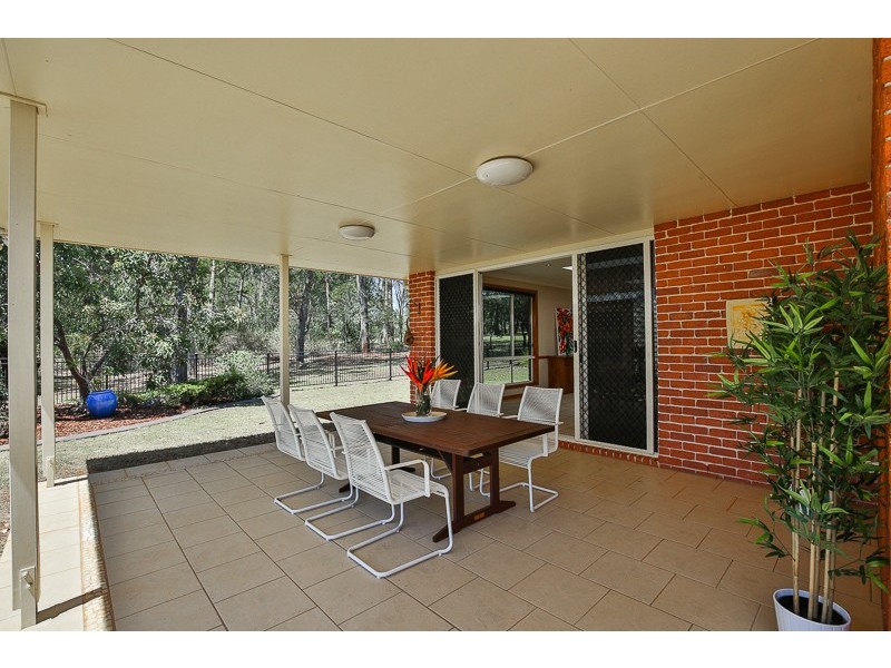 1 Montclair Close, Middle Ridge QLD 4350