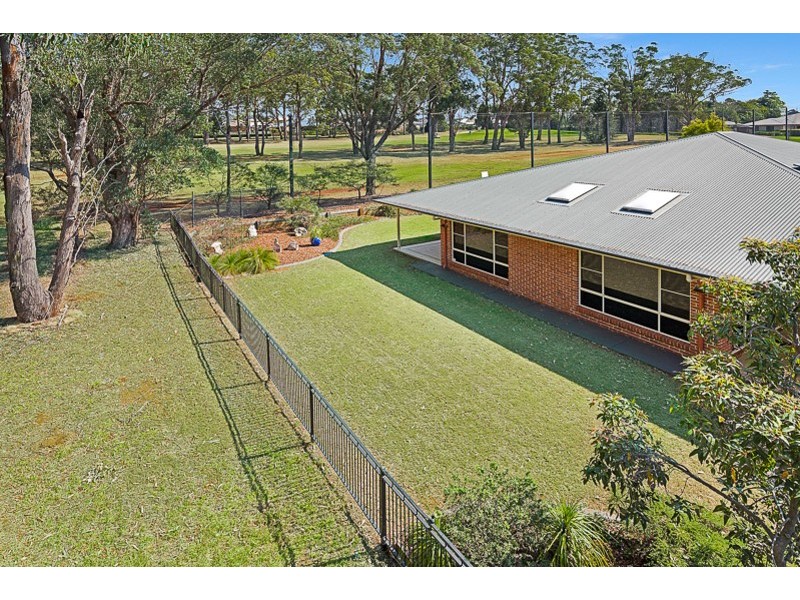 1 Montclair Close, Middle Ridge QLD 4350