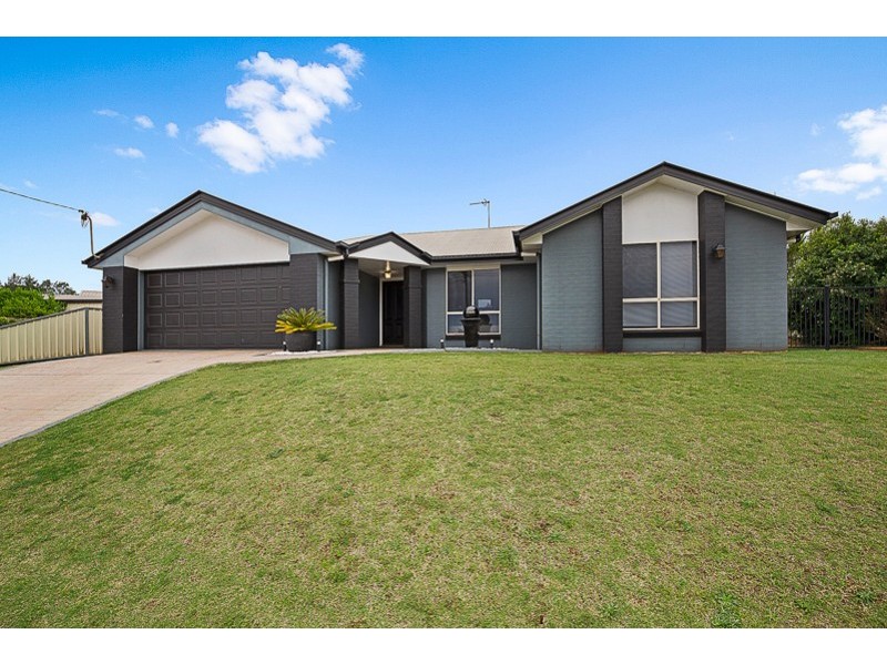 572 Hume Street, Middle Ridge QLD 4350