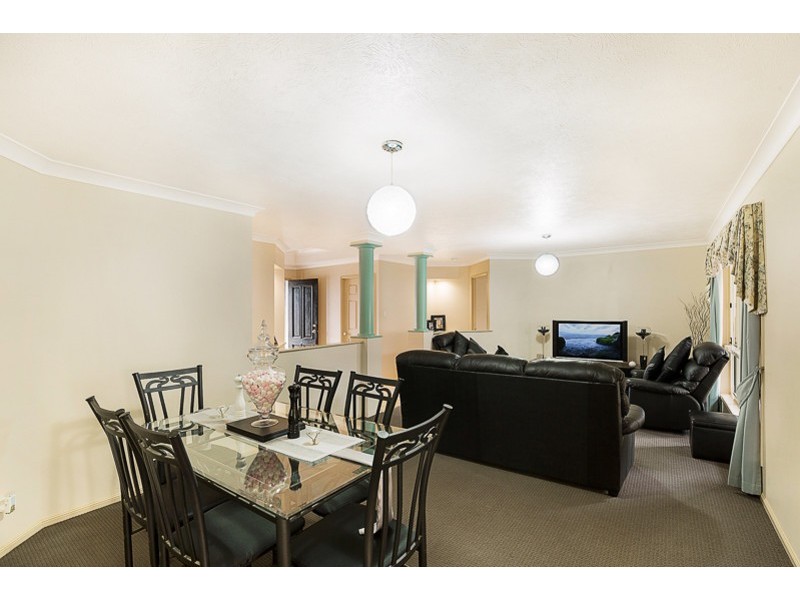 572 Hume Street, Middle Ridge QLD 4350